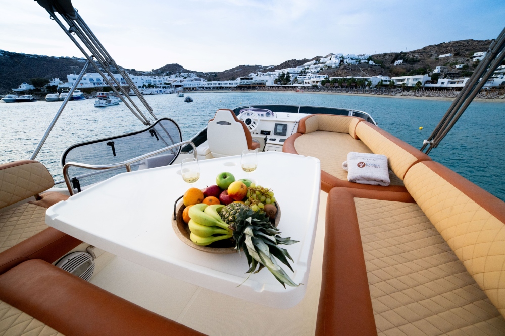 Mykonos Yachting-Private & Luxury Yacht Charter-"Escape " - Azimut 43 Flybridge