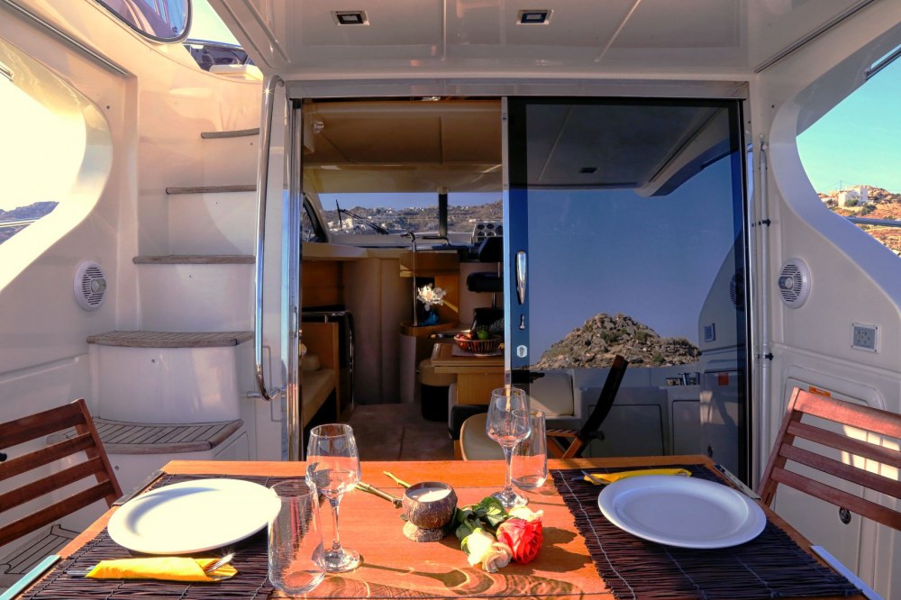 Azimut 43 Flybridge "Escape" | Luxury Yacht Charter in Mykonos
