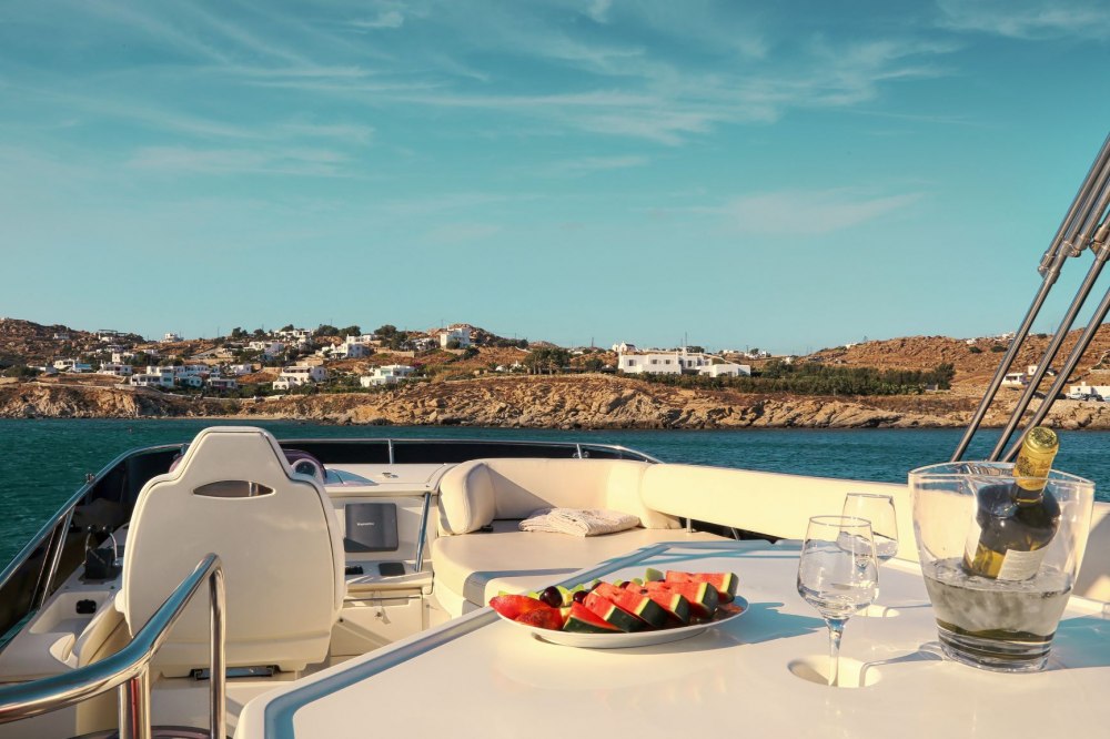 Mykonos Yachting-Private & Luxury Yacht Charter-"Escape " - Azimut 43 Flybridge