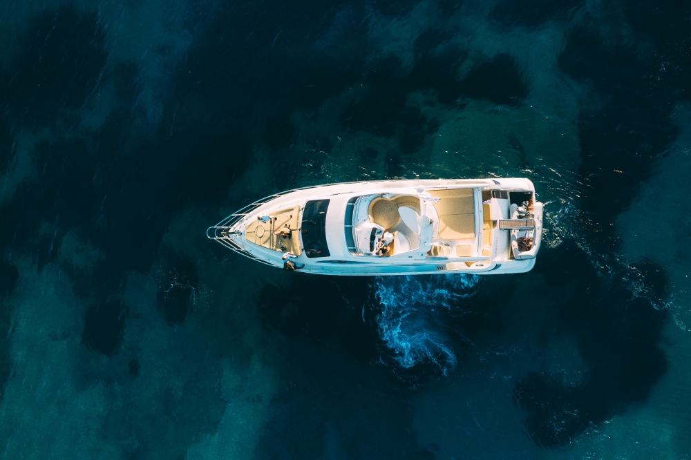 Mykonos Yachting - Private & Luxury Yacht Charter - :Njoy" - Azimut 55 Flybridge