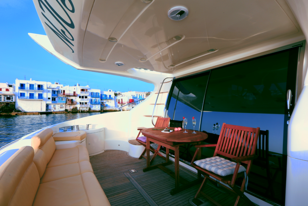 Mykonos Yachting - Private & Luxury Yacht Charter - :Njoy" - Azimut 55 Flybridge