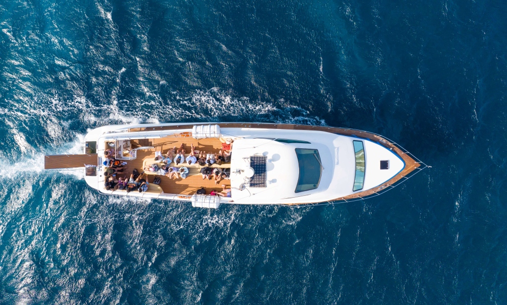Mykonos-Yachting-Discovery-Glassbottom-Yacht-