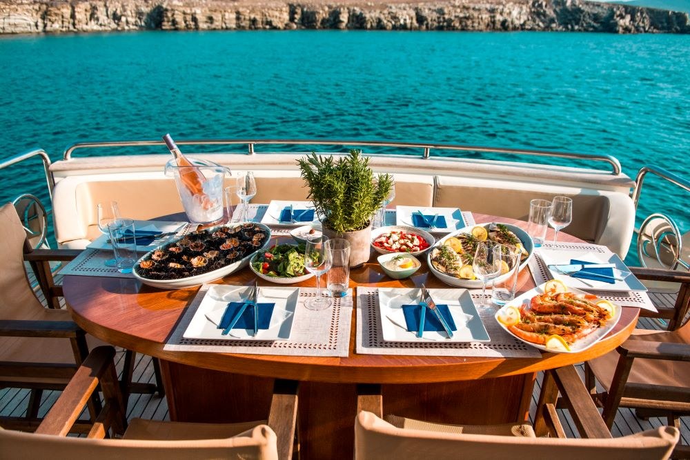 Mykonos Yachting - Private & Luxury Yacht Charter - "Grand Blue" - Evo Marine 76 Flybridge