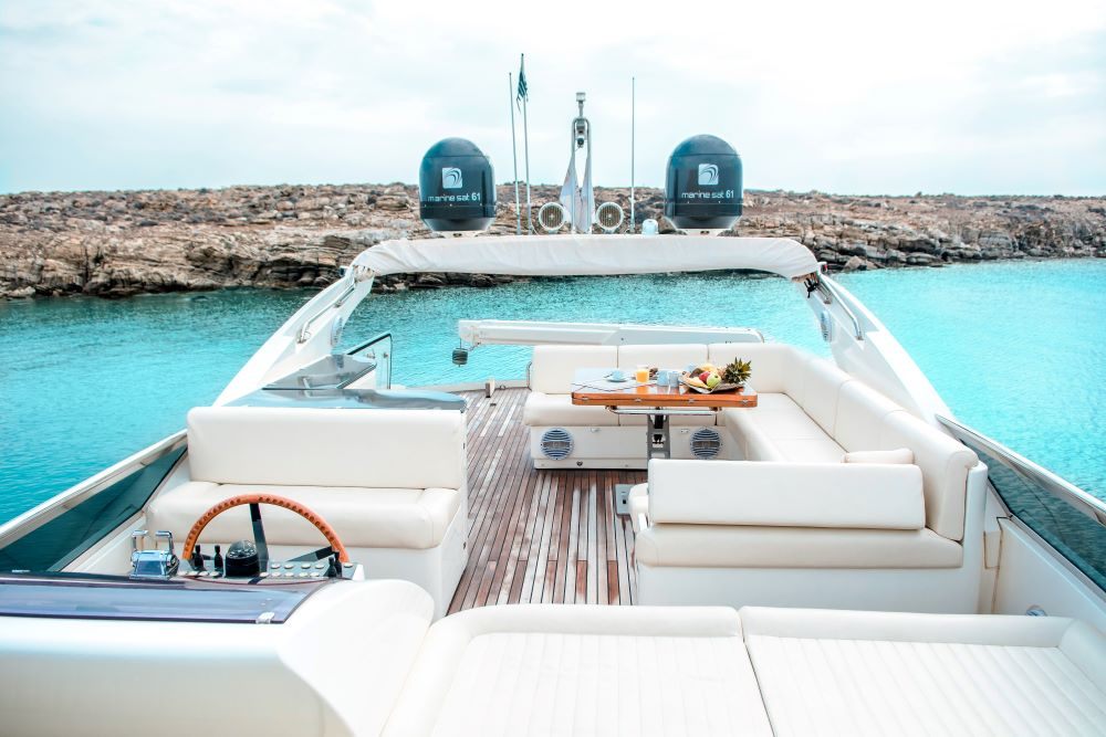 Mykonos Yachting - Private & Luxury Yacht Charter - "Grand Blue" - Evo Marine 76 Flybridge