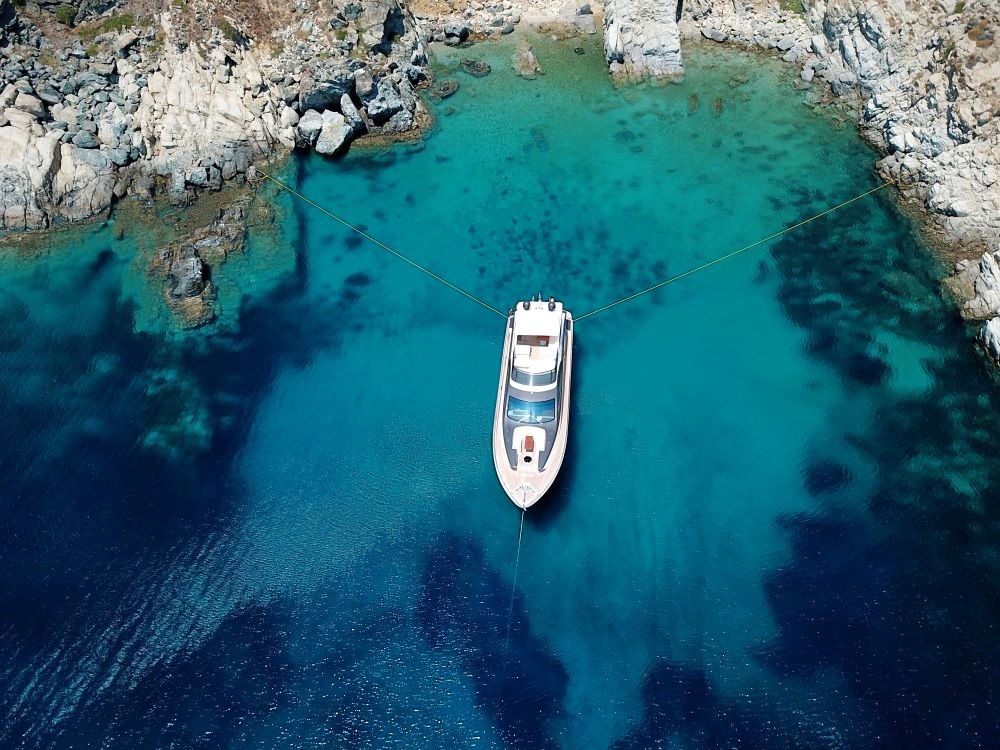 Mykonos Yachting - Private & Luxury Yacht Charter - "Grand Blue" - Evo Marine 76 Flybridge