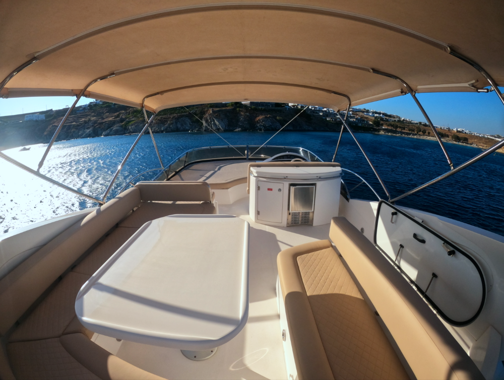 60 Flybridge "Serenity" Charter in Mykonos | Mykonos Yachting