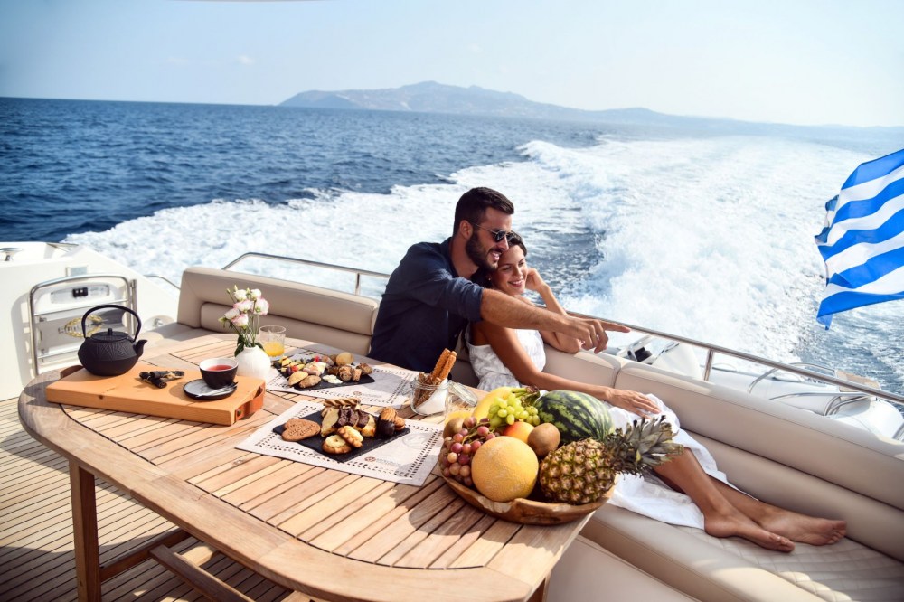 60 Flybridge "Serenity" Charter in Mykonos | Mykonos Yachting